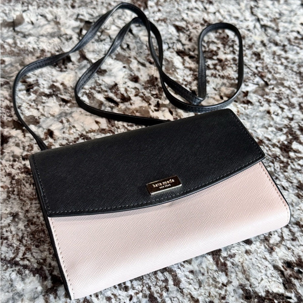 Kate Spade Laurel Way Winni Wallet Black and Cream Crossbody Bag